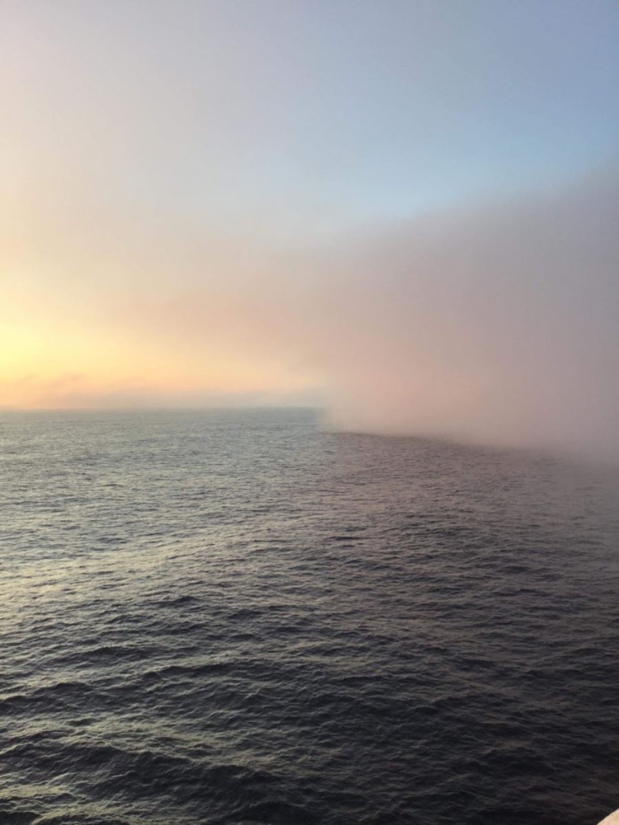 Entrance to the fog in open sea2.jpg